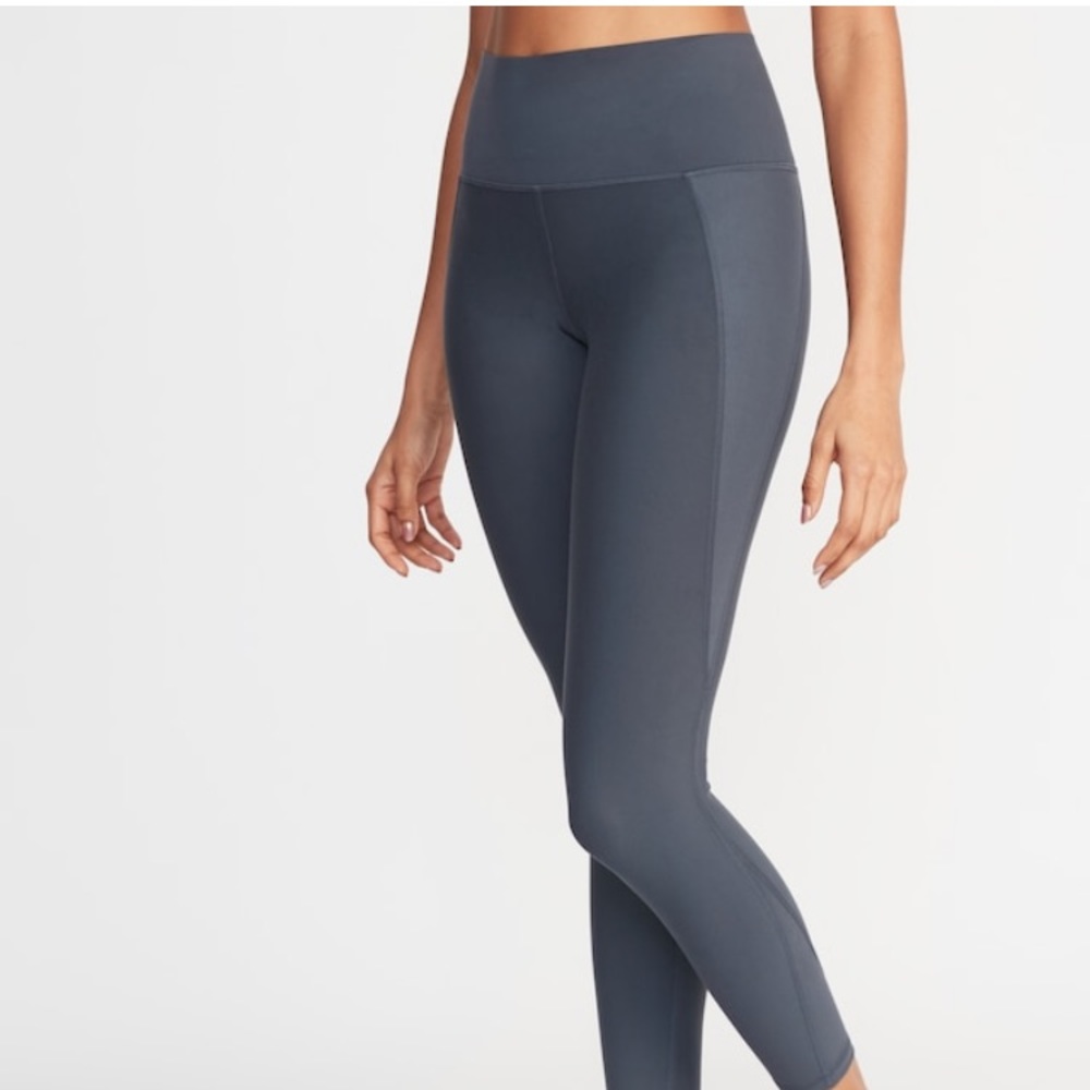 Old Navy High Waist Elevate 7/8 compression crops